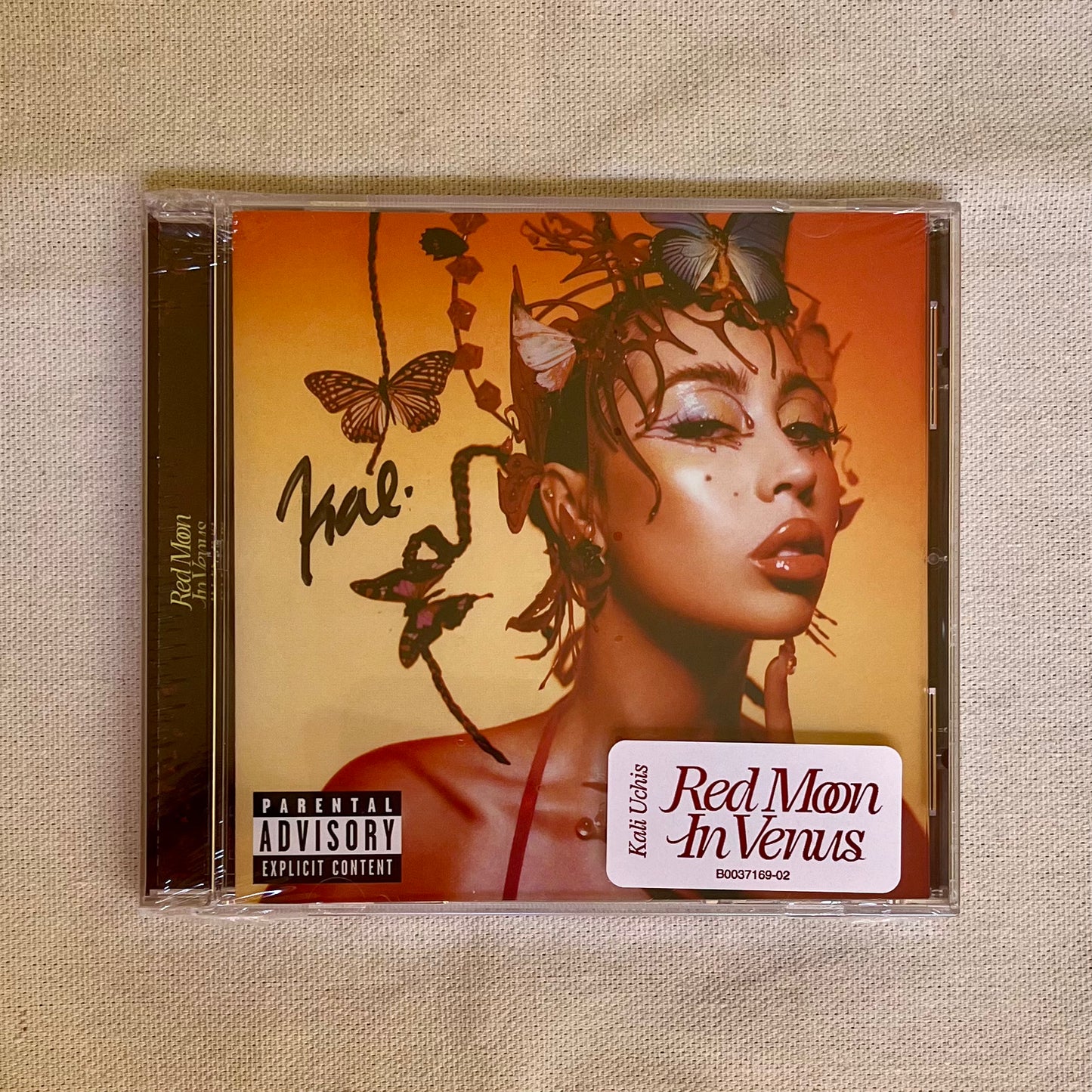 Kali Uchis - Red Moon in Venus CD Firmado